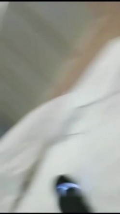 眼镜骚妹妹 黑色内衣酒店3P 被前后夹击 外表文静可爱 内心黄的流油 截图6