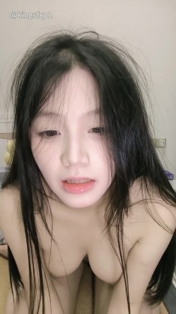 【你的小月月】极品学妹被黄毛给拱了 保证让你垂涎三尺 鸡儿梆硬 身材极美炮友狠揉大奶还内射 截图16