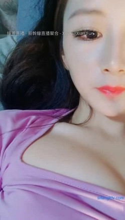 这么极品的颜值，简直是网红界的天花板了，九分颜值九头身黑丝美腿明星级别的女神，黑丝美腿 罕见跳蛋自慰 截图16