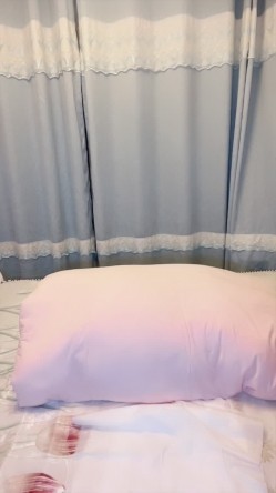 维吾尔族骚熟女【阿依古丽】榨精细狗小鲜肉，多人群P，大尺度掰逼展示，自慰潮喷 截图1