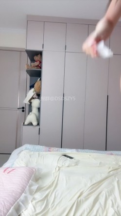 ️最新录制【月野兔】超骚女学生红色丝袜情趣长发淫荡学姐天生炮架子 截图14