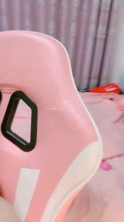 萝莉的脸蛋儿，御姐的声音！完美的大奶子，双指抠淫水泛滥 截图5
