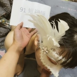 南宁卫生职校的可爱学妹李小霞 · 清纯如花，一线天美穴，吃鸡做爱 21V流出！ 截图3