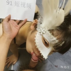 南宁卫生职校的可爱学妹李小霞 · 清纯如花，一线天美穴，吃鸡做爱 21V流出！ 截图4