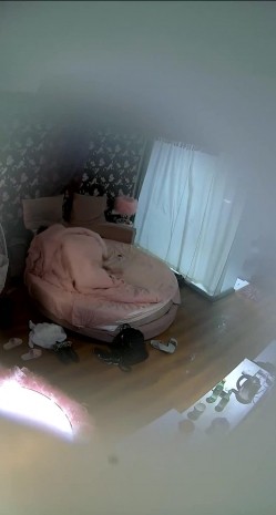 校园附近特色房年轻学生情侣开房爱爱苗条眼镜女友很疯狂女上位猛坐小青年的家伙挺长的 截图16