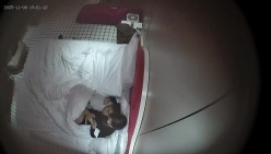 酒店偷拍 打工情侣周日下班幽会妹子挺会玩的把脚缠在男友脖子上这样能插入更深更爽 截图2