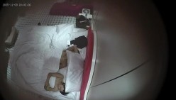酒店偷拍 打工情侣周日下班幽会妹子挺会玩的把脚缠在男友脖子上这样能插入更深更爽 截图9