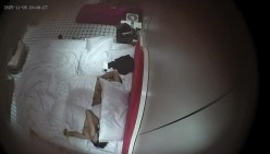 酒店偷拍 打工情侣周日下班幽会妹子挺会玩的把脚缠在男友脖子上这样能插入更深更爽 截图10