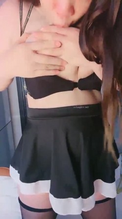 哺乳期【阿萧老师】奶水喷溅~逼也潮奶也猛喷~一杯又一杯吃不玩，上下齐喷的画面不多见 截图3