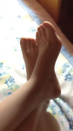 《云盘泄密》身材不错的东北美少妇和相好之间的私密被曝光 截图2