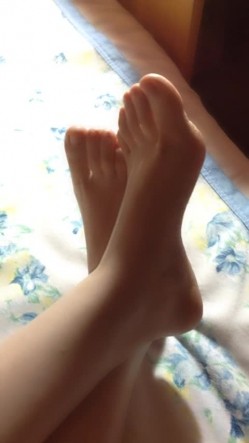 《云盘泄密》身材不错的东北美少妇和相好之间的私密被曝光 截图3