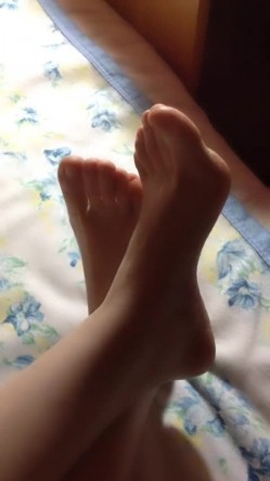 《云盘泄密》身材不错的东北美少妇和相好之间的私密被曝光 截图8