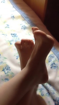 《云盘泄密》身材不错的东北美少妇和相好之间的私密被曝光 截图15