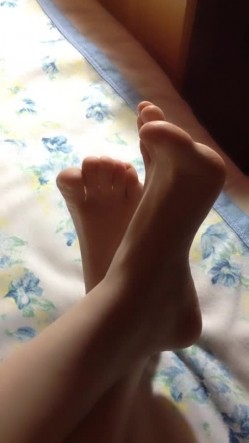 《云盘泄密》身材不错的东北美少妇和相好之间的私密被曝光 截图16