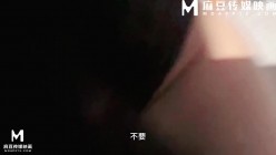 精品推荐 【麻豆传媒原创】心怀鬼胎的弟弟趁着大哥不在家灌醉嫂子后强行偷了大哥的家 截图13