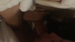 这小姨子太骚了，早晚得死在她手上，‘怎么挂了嫂嫂的电话呢’，‘再不挂我就要叫出声来了，你信不信我给你老公打电话’！ 截图10