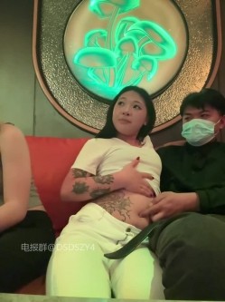 ️精神小妹【chunxiaoquqn】新晋精神小妹团播、几个年轻闺蜜一起下海赚钱 截图9