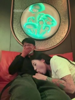 ️精神小妹【chunxiaoquqn】新晋精神小妹团播、几个年轻闺蜜一起下海赚钱 截图12