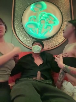 ️精神小妹【chunxiaoquqn】新晋精神小妹团播、几个年轻闺蜜一起下海赚钱 截图14
