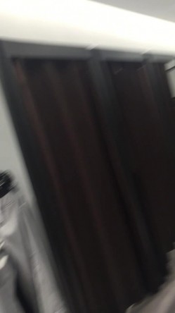 超清国产试衣间偷拍极品女神试衣服,米黄色胸罩内包裹的一对酥胸令人爱不释手 截图1