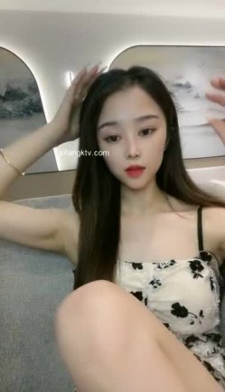 校花下海！【房琪】清纯，看一眼就恋爱了，身体展示 据说真的是大学生兼职，大极品待土豪打赏 截图3