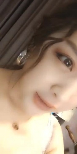 真骚货主播校花逃课操逼 被内射两炮还不满足 去厕所自慰喷潮呻吟“再给我一次高潮”骚话不断 截图2
