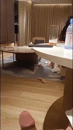 《绝版重磅首发》人生赢家推特大神（海盗船长）各种高端S级女神良家人妻露出群P女女群调极度淫靡福利 截图14