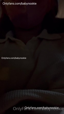 泰国零零后巨乳淫欲痴女「babynookie」OF露脸性爱私拍 巨骚！户外露出商场厕所自慰单男约炮 截图5