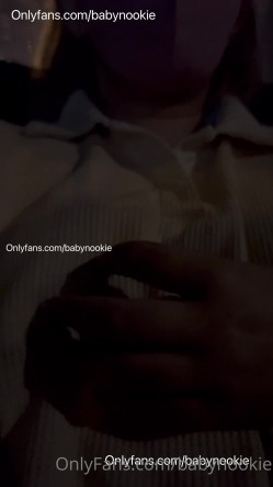 泰国零零后巨乳淫欲痴女「babynookie」OF露脸性爱私拍 巨骚！户外露出商场厕所自慰单男约炮 截图8