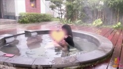蜂腰美腿反差婊网黄 寒烟FQ 乳交深喉_私汤性爱体验_淫荡寒烟户外泳池_后入挨操精液射满蜜桃臀 截图8