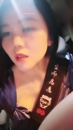【雪儿老师】巨乳奶滴滴女司机开滴滴不为赚钱只为男人一边直播一边勾引醉酒乘客服务一流专门喂乘客壮阳药 截图12