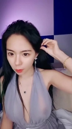 颜值骚少妇【猫九】一个有性瘾的女人，大尺度掰逼给狼友打飞机，自慰潮喷喷到天花板，绝对精彩 截图5