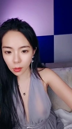 颜值骚少妇【猫九】一个有性瘾的女人，大尺度掰逼给狼友打飞机，自慰潮喷喷到天花板，绝对精彩 截图6