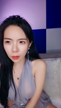 颜值骚少妇【猫九】一个有性瘾的女人，大尺度掰逼给狼友打飞机，自慰潮喷喷到天花板，绝对精彩 截图8