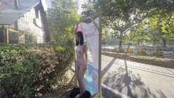 西蒙工作室-濑濑-苗条文静眼镜美少女各种户外场景大胆露出，天桥，江边，公园里，在人来人往的地方全裸露出，好刺激，差点被发现了~ 截图8