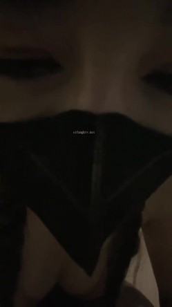 重磅，火爆健身尤物，【健身桃桃】，高端场会牛郎嗑药操喷，欲望得到了充分释放，水不停，被操的高潮好多次 截图1