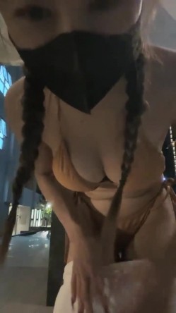 重磅，火爆健身尤物，【健身桃桃】，高端场会牛郎嗑药操喷，欲望得到了充分释放，水不停，被操的高潮好多次 截图16