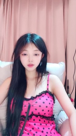 甜美校花【小奈美美】顶级裸舞~上帝视角~掰穴道具~爽 截图2