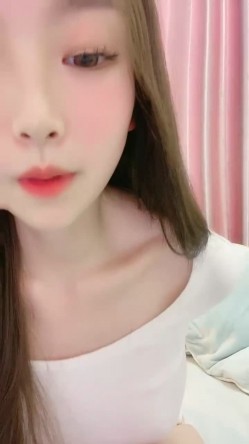 甜美颜值女神！近期下海超棒身材！3小时激情诱惑，翘起美臀多毛肥穴，掰开骚穴看洞洞 截图3
