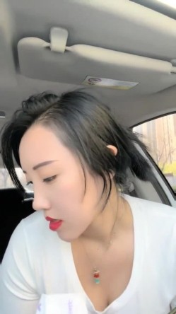 178胸膜！~【傲胸新木优子】，KTV土豪淫乱，高端酒店会牛郎！夜生活真是丰富，之前还爱装逼不脱呢 截图2