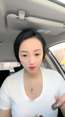 178胸膜！~【傲胸新木优子】，KTV土豪淫乱，高端酒店会牛郎！夜生活真是丰富，之前还爱装逼不脱呢 截图3