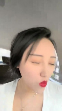 178胸膜！~【傲胸新木优子】，KTV土豪淫乱，高端酒店会牛郎！夜生活真是丰富，之前还爱装逼不脱呢 截图5