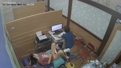 《妇产科监控破解》多位美女少妇张开大腿让医生又抠又摸检查阴道 截图6