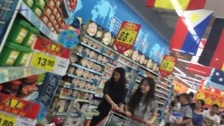 精品CD 大师系列 商场地铁贴身CD 居然还有妹子无内上街 截图3