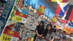 精品CD 大师系列 商场地铁贴身CD 居然还有妹子无内上街 截图4