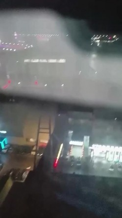 微胖土豪酒店落地窗前~玩弄内射身材极品模特~清清楚楚看到外面~想让别人看见~又怕别人看不见~ 截图11