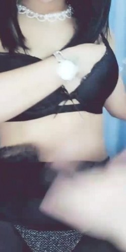 颜值很高的黑丝女神露脸和面具男啪啪，女神的口活让我欲罢不能，就喜欢她给舔鸡巴玩69.风骚的上位呻吟不断 截图4