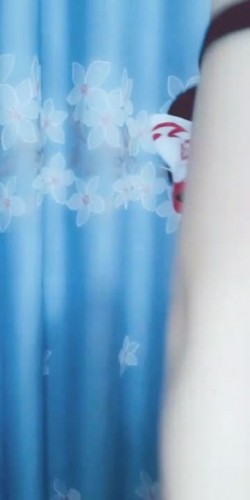颜值很高的黑丝女神露脸和面具男啪啪，女神的口活让我欲罢不能，就喜欢她给舔鸡巴玩69.风骚的上位呻吟不断 截图5