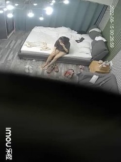 最新流出乐橙酒店偷拍 ️学生情侣每次打完撸啊撸就开始草，姿势还挺多的 截图2
