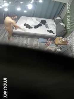 最新流出乐橙酒店偷拍 ️学生情侣每次打完撸啊撸就开始草，姿势还挺多的 截图13